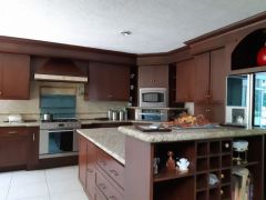 {"esp":"Cocina equipada","ing":""}