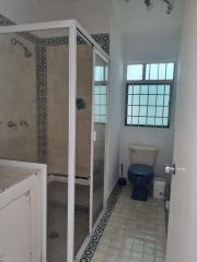 {"esp":"Ba\u00f1o","ing":""}