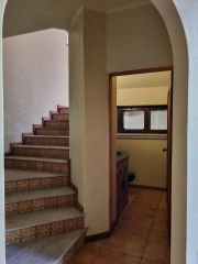 {"esp":"Acceso a Planta Alta.","ing":""}