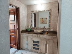 {"esp":"Ba\u00f1o y Vestidor Recamara principal","ing":""}