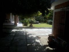 {"esp":"garaje","ing":""}