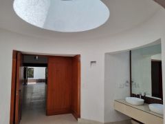 {"esp":"Ba\u00f1o con doble lavabo","ing":""}