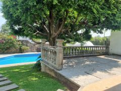 {"esp":"Terraza jard\u00edn","ing":""}