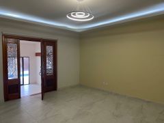 {"esp":"Acceso principal","ing":""}