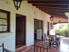 {"esp":"2 recamaras con ba\u00f1o y cocineta, terrazaen en planta alta","ing":""}