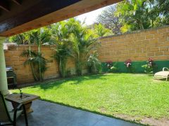 {"esp":"Jard\u00edn","ing":""}