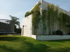 {"esp":"Fachada Posterior","ing":""}