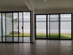 {"esp":"Sala Comedor","ing":""}