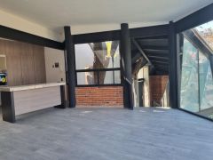 {"esp":"Sala Comedor","ing":""}