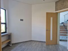 {"esp":"Recamara 2","ing":""}