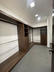 {"esp":"ba\u00f1o y vestidor","ing":""}