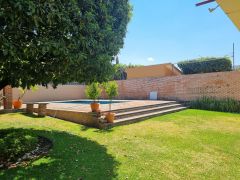 {"esp":"Alberca","ing":""}