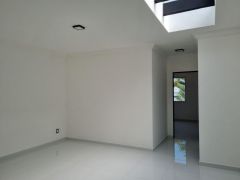 {"esp":"Sala de TV","ing":""}