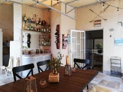 {"esp":"Terraza Desayunador","ing":""}