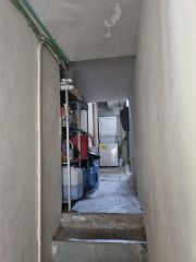 {"esp":"Paso de servicio a jard\u00edn","ing":""}