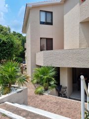 {"esp":"Fachada principal","ing":""}