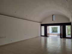 {"esp":"Recamara Principal","ing":""}