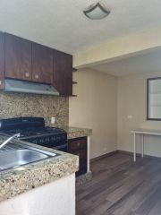 {"esp":"cocina equipada","ing":""}