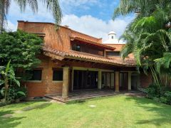 {"esp":"Vista posterior","ing":""}