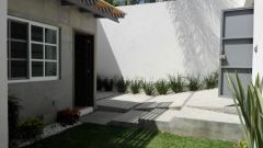 {"esp":"Fachada prinipal","ing":""}