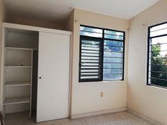 {"esp":"Recamara 2","ing":""}