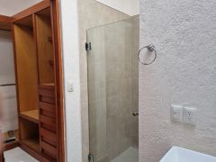 {"esp":"Ba\u00f1o vestidor","ing":""}