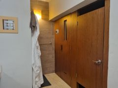 {"esp":"WC y Sauna","ing":""}