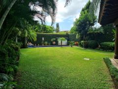 {"esp":"jard\u00edn","ing":""}