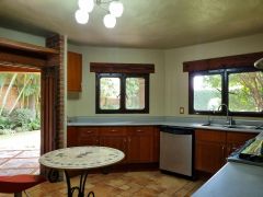 {"esp":"Cocina equipada","ing":""}