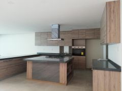 {"esp":"Copcina equipada","ing":""}