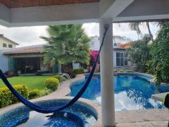 {"esp":"Fachada Posterior","ing":""}