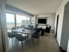 {"esp":"comedor","ing":""}