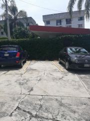 {"esp":"garaje","ing":""}