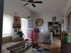 {"esp":"Sala","ing":""}