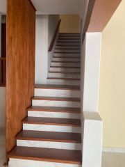 {"esp":"Acceso a Planta Alta.","ing":""}