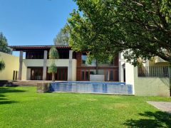 {"esp":"Fachada posterior","ing":""}