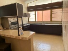 {"esp":"cocina equipada","ing":""}