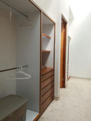 {"esp":"vestidor y ba\u00f1o","ing":""}