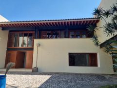 {"esp":"Fachada Principal","ing":""}