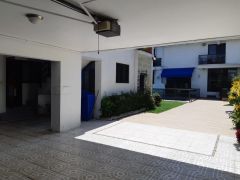 {"esp":"Estacionamiento","ing":""}