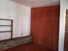 {"esp":"bungalo","ing":""}