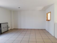 {"esp":"Local Planta Baja, sobre Av.","ing":""}