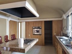 {"esp":"Cocina equipada","ing":""}