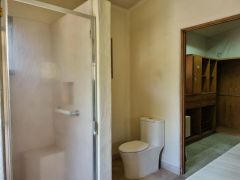 {"esp":"Ba\u00f1o","ing":""}