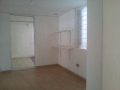 {"esp":"oficinas","ing":""}