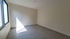 {"esp":"Recamara principal","ing":""}