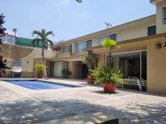 {"esp":"Fachada Posterior","ing":""}