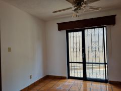 {"esp":"comedor","ing":""}