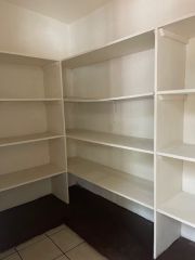 {"esp":"despensa","ing":""}