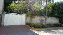 {"esp":"Fachada principal","ing":""}